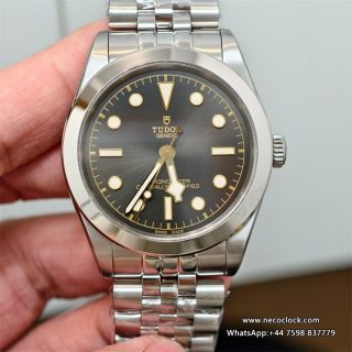 Heritage Black Bay 39mm SS/SS Anthracite/Dot KRF A2824