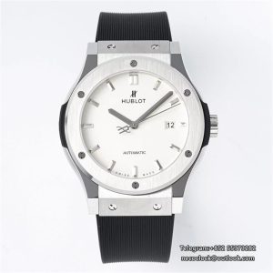 Classic Fusion 42mm White Dial Black Rubber Strap JJ+F A1110